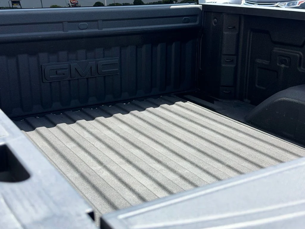 Used 2025 Gray GMC Elevation image 9