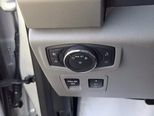 Used 2019 Silver Ford Lariat image 28