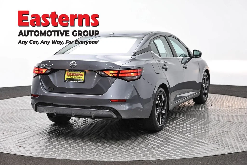 Used 2024 Gray Nissan SV image 5