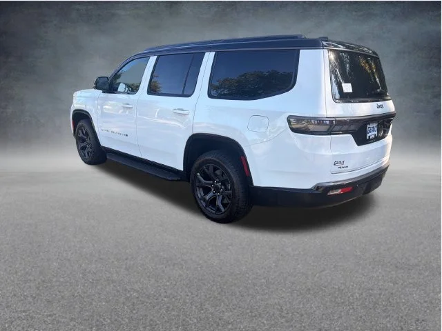 New 2027 Bright White Clear-Coat Paint Jeep Upland image 5