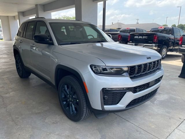 New 2026 Silver Zynith Exterior Paint Jeep 85th Anniversary Edition image 5