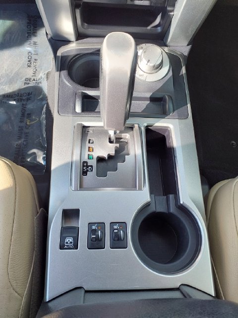 Used 2012 Blizzard Pearl Toyota Limited image 31