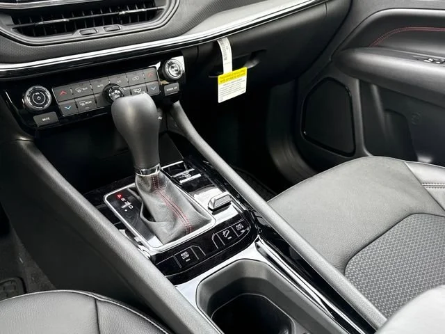 New 2026 Bright White Clear-Coat Exterior Paint Jeep Trailhawk image 13
