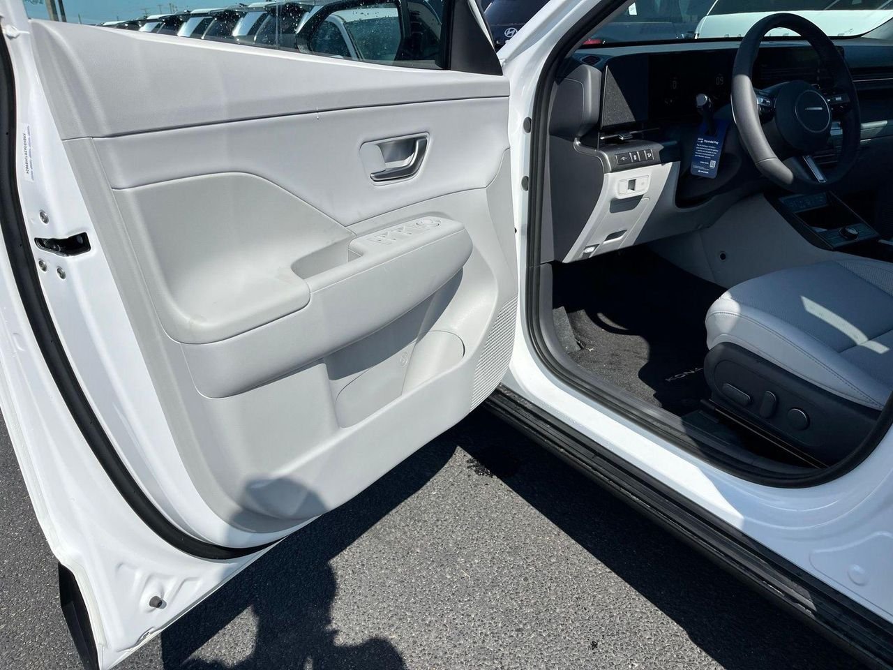 New 2026 White Hyundai SEL Premium FWD image 13