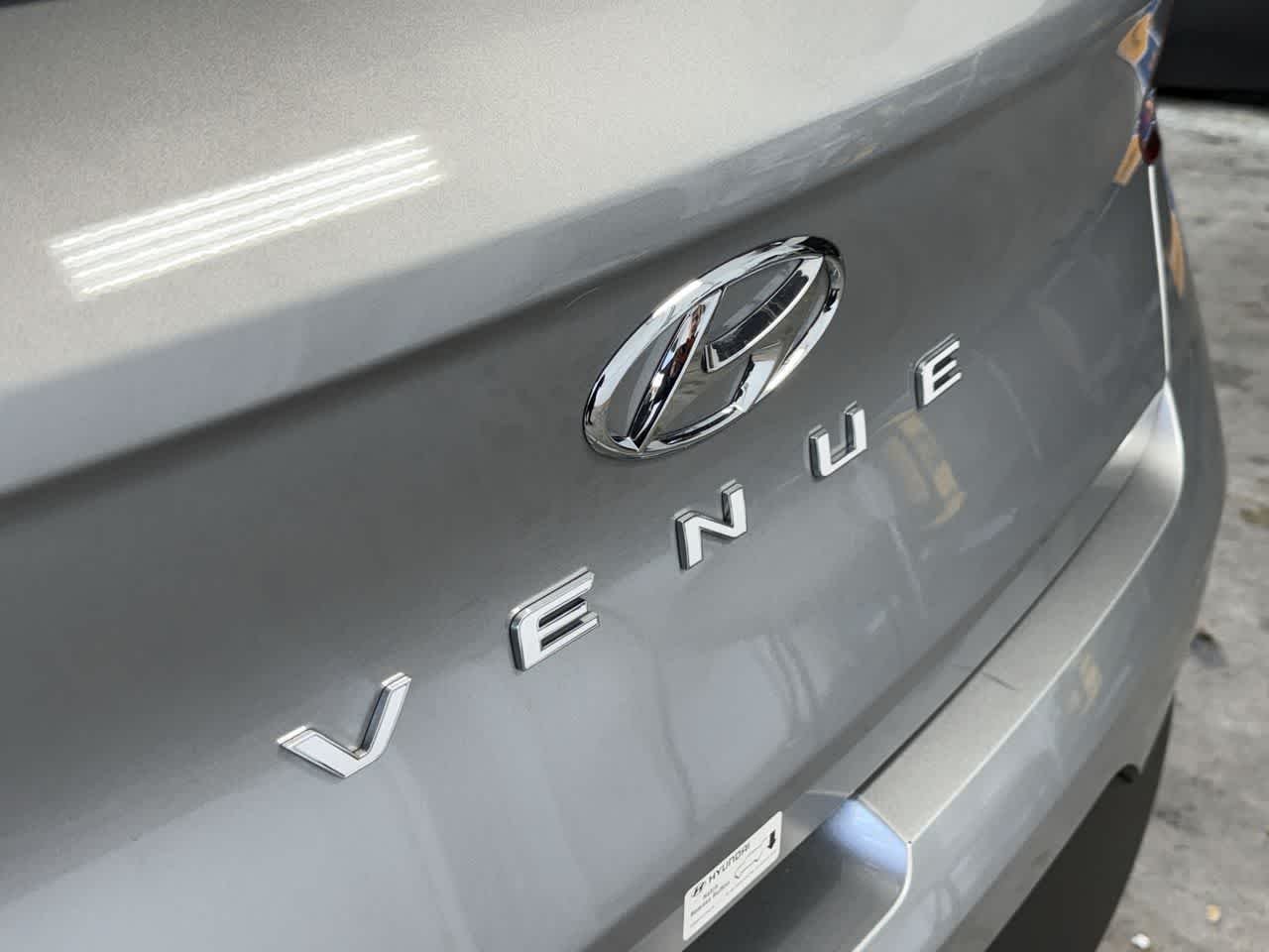 2025 Hyundai Venue SEL - Photo 10