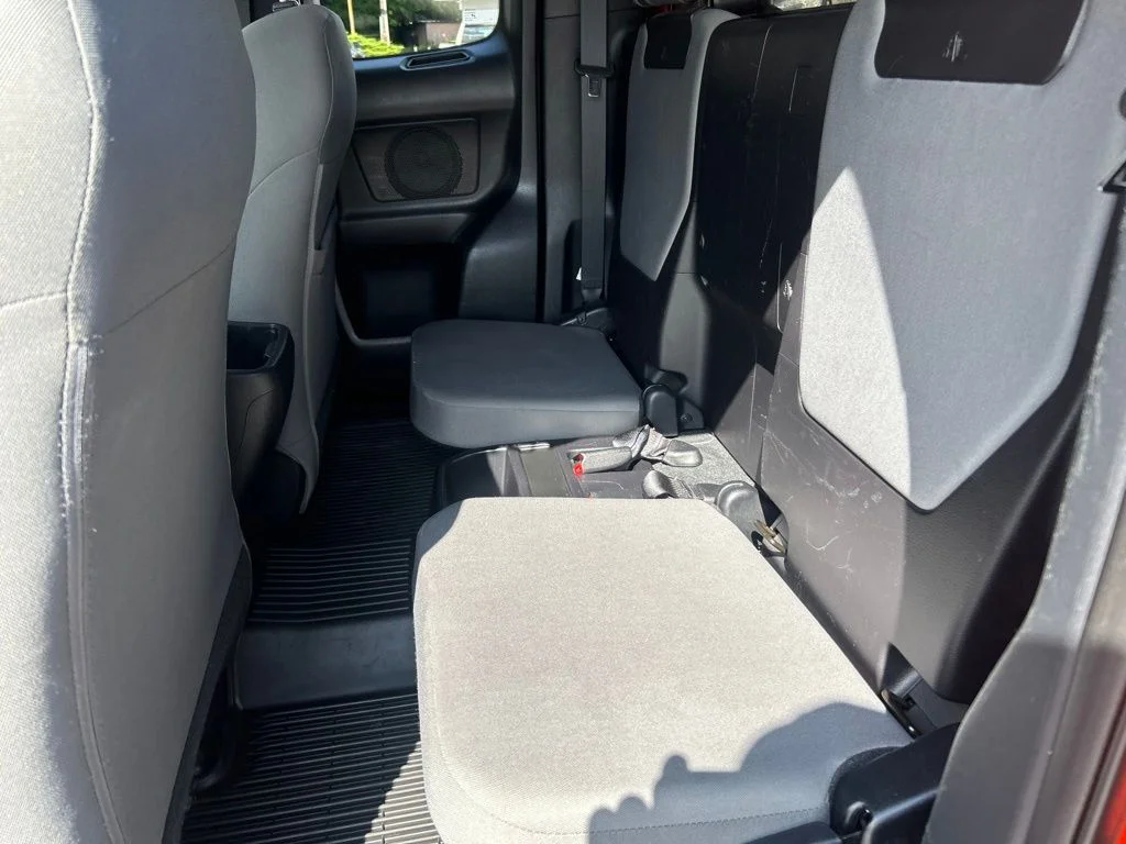 Used 2016 Red Toyota SR5 image 27