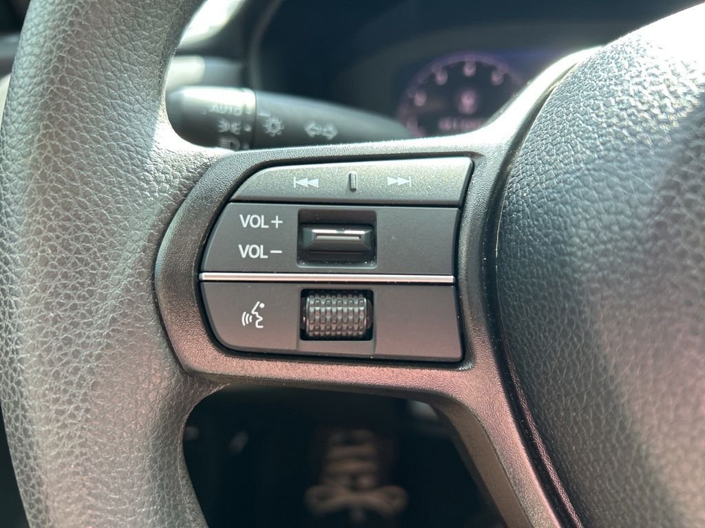 Used 2025  Honda SE image 26