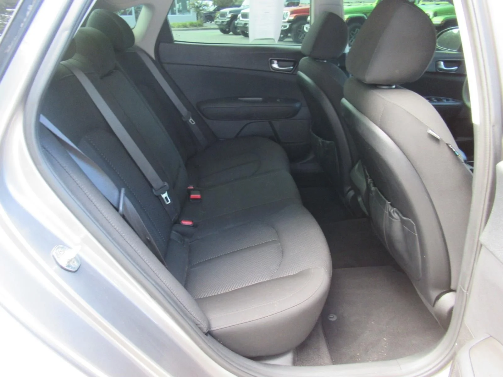 Used 2018 Silver Kia LX image 30