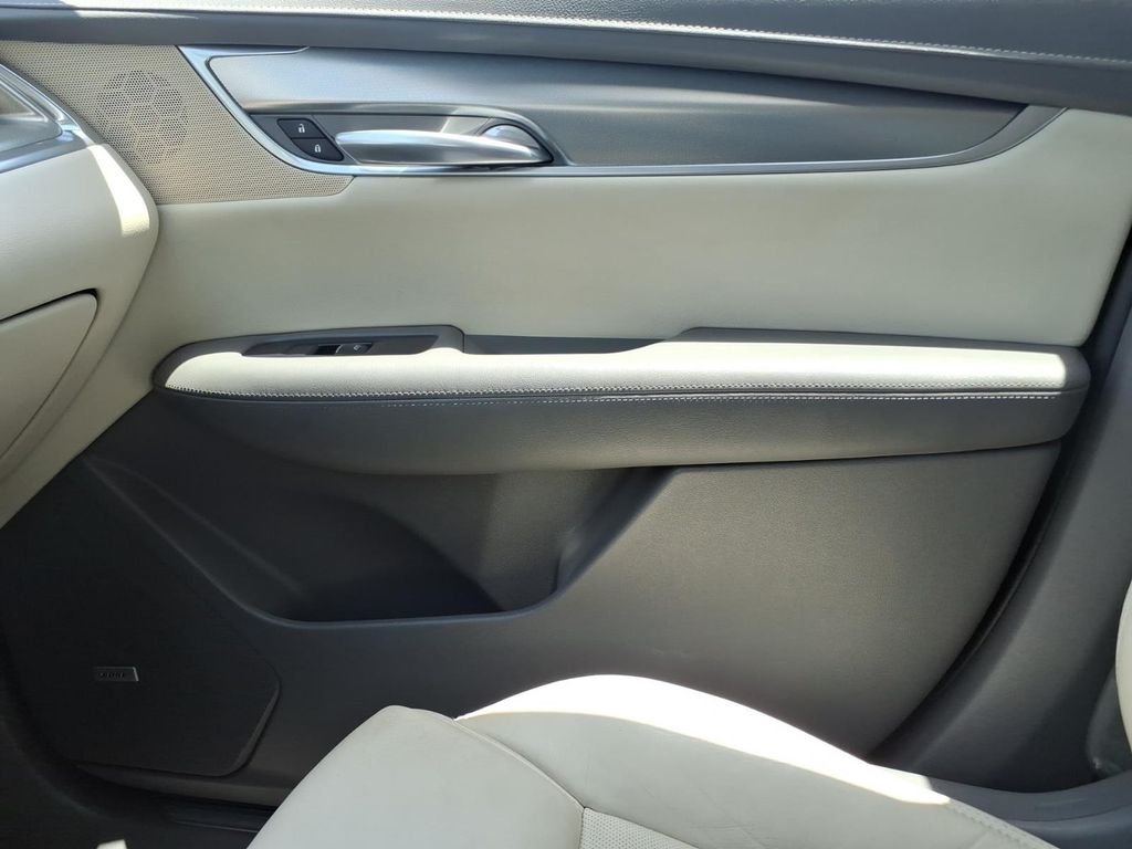Used 2018 Silver Cadillac Luxury image 26