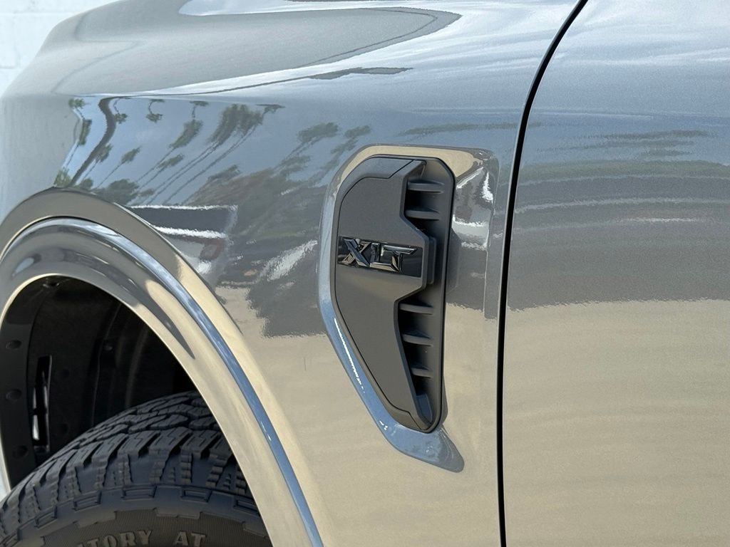 New 2026 Carbonized Gray Metallic Ford XLT image 18