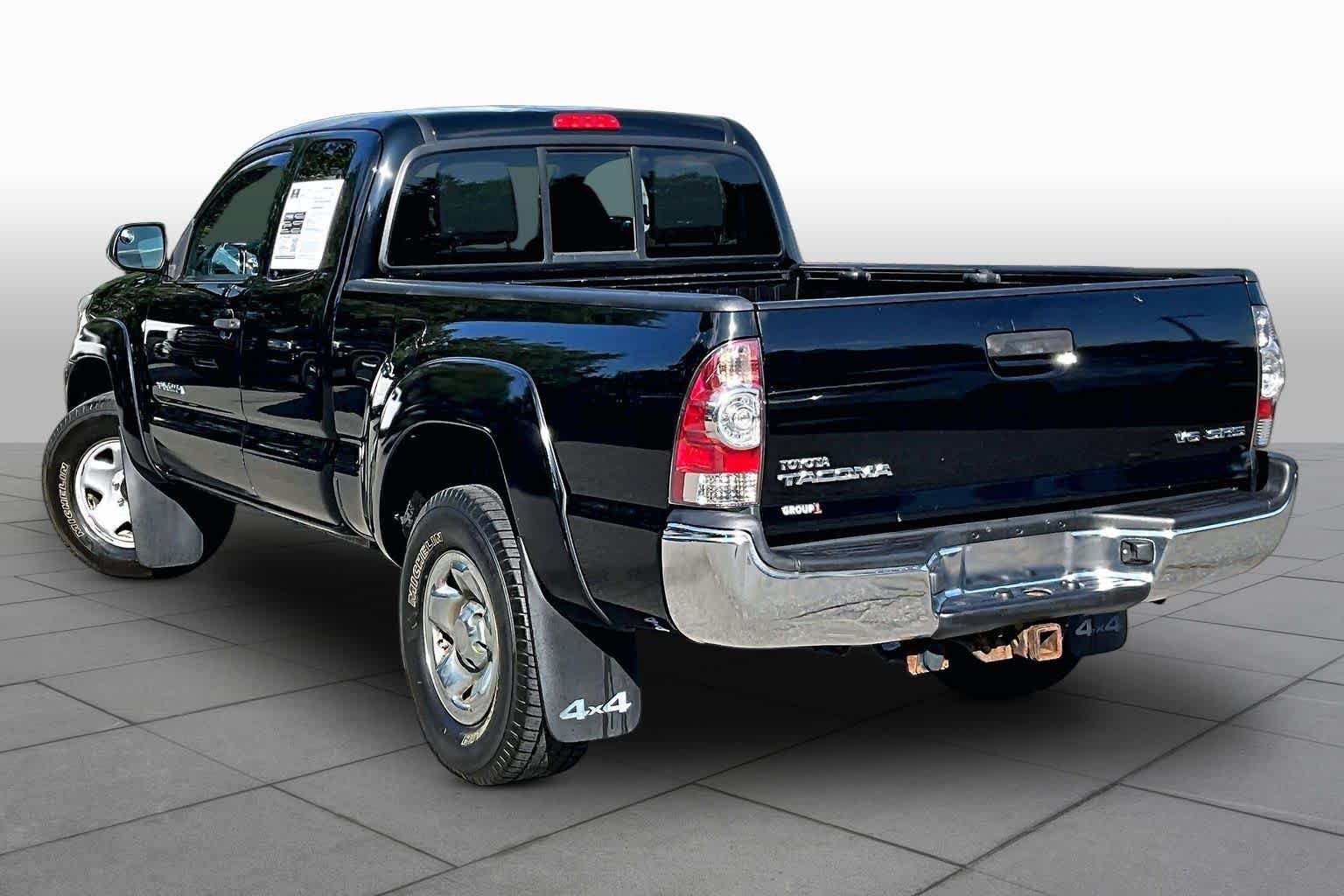 Used 2013 Black Toyota  image 12