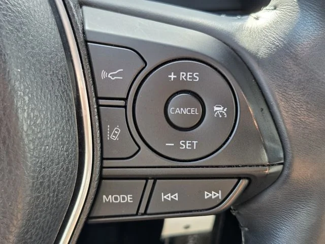 Used 2018 Blue Toyota SE image 21
