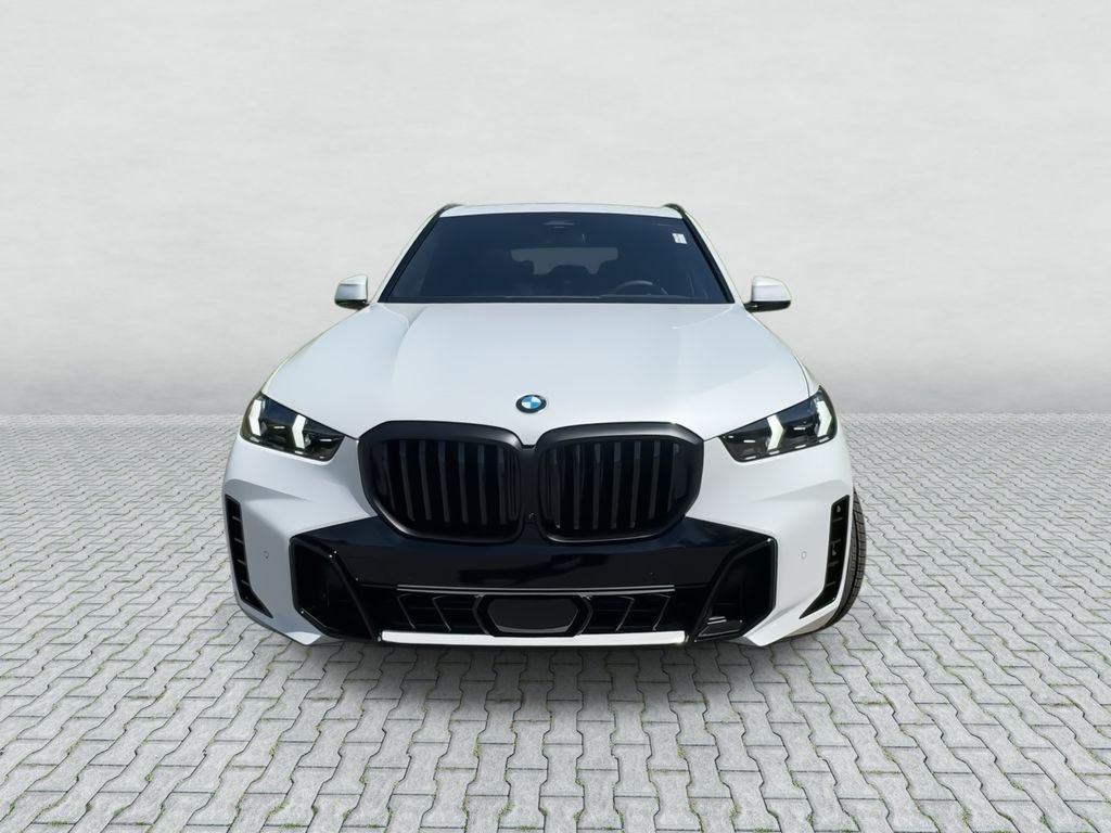 New 2026 Mineral White Metallic BMW xDrive40i image 3