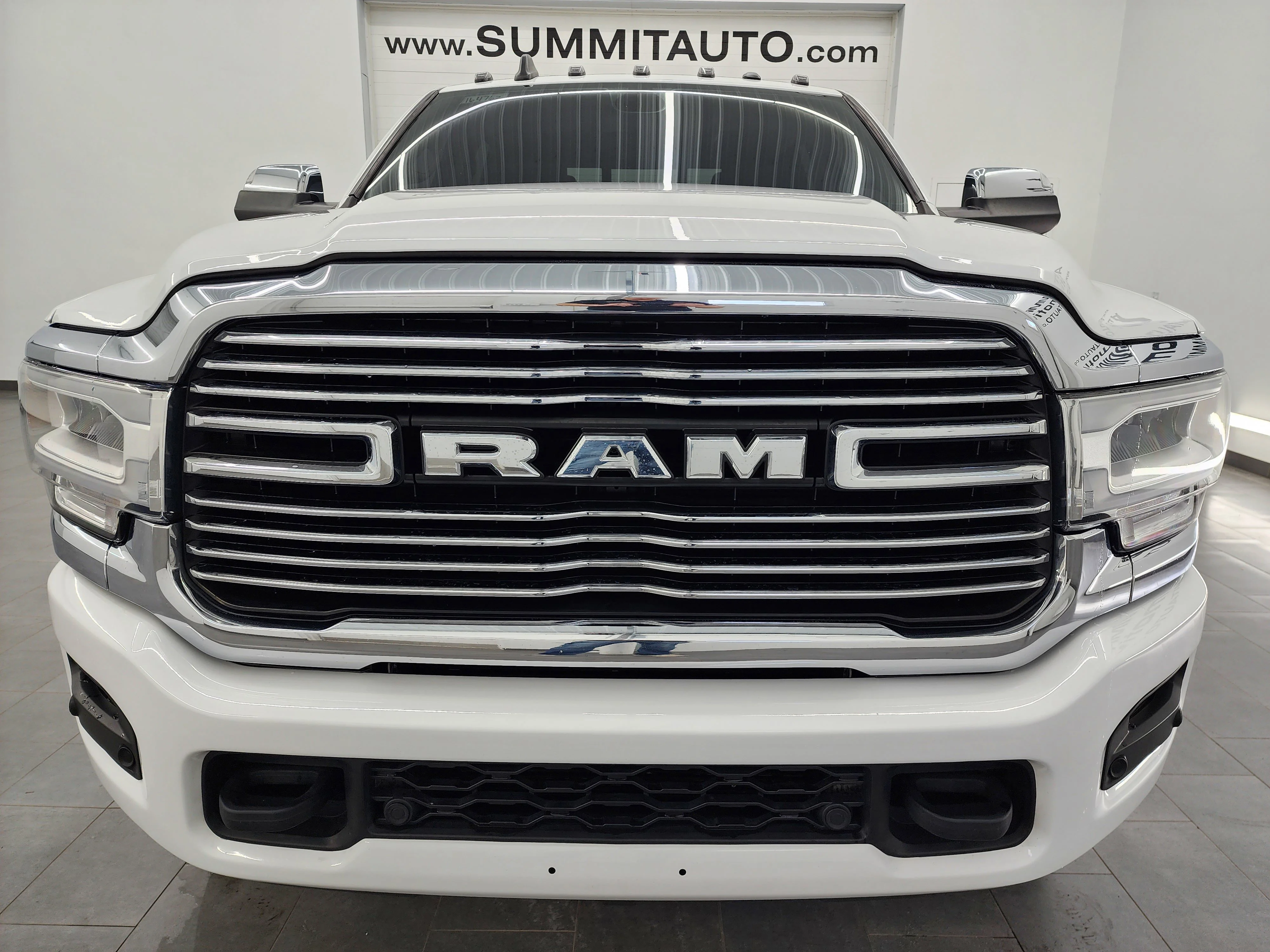 Used 2020 Bright White Clearcoat Ram Laramie image 22