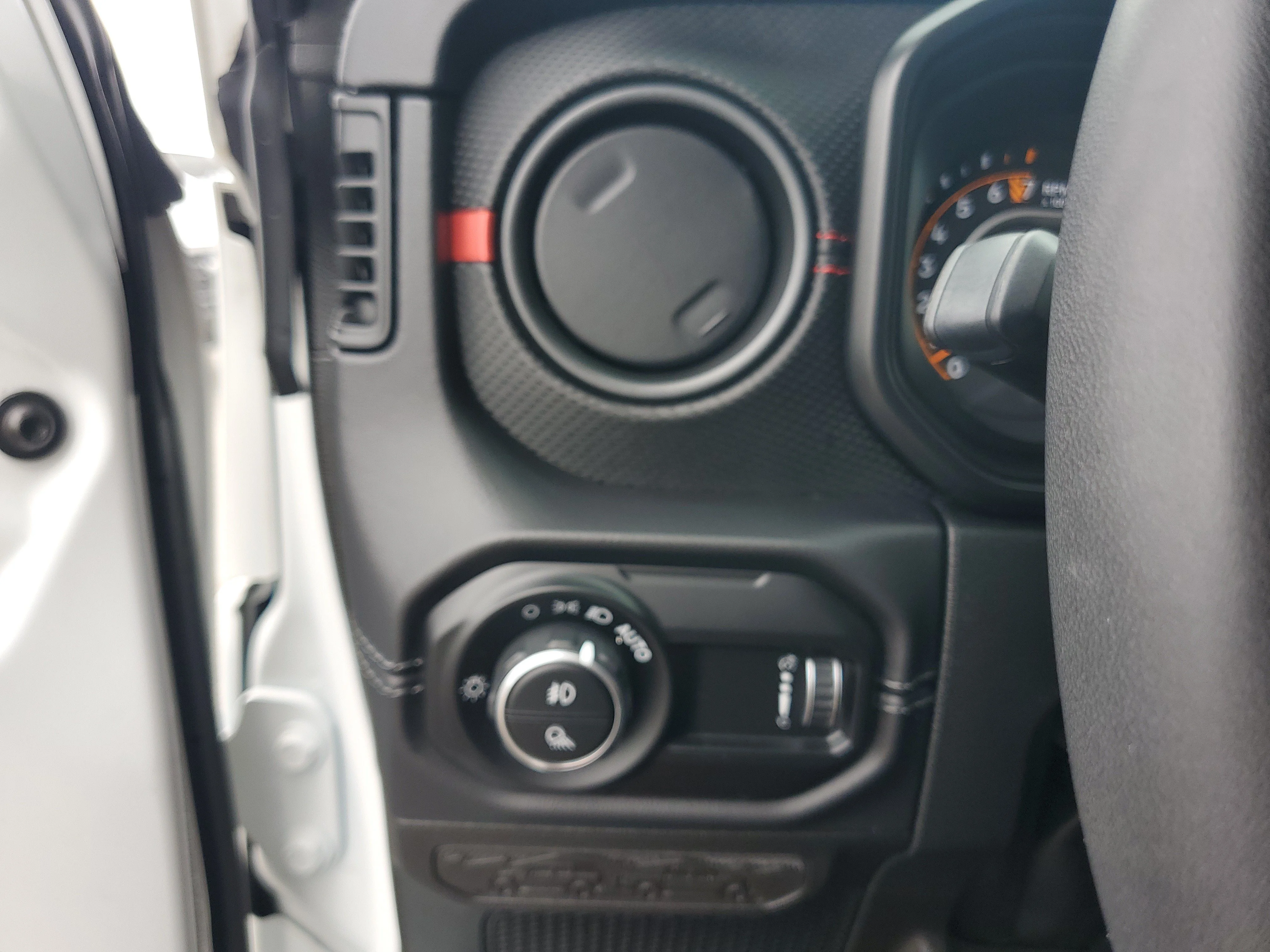 Used 2025 White Jeep Rubicon image 25