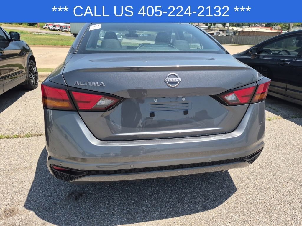 Used 2025 Gray Nissan SV image 11