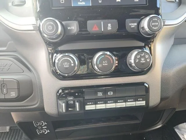 2026 RAM 3500 Chassis Tradesman - Photo 21