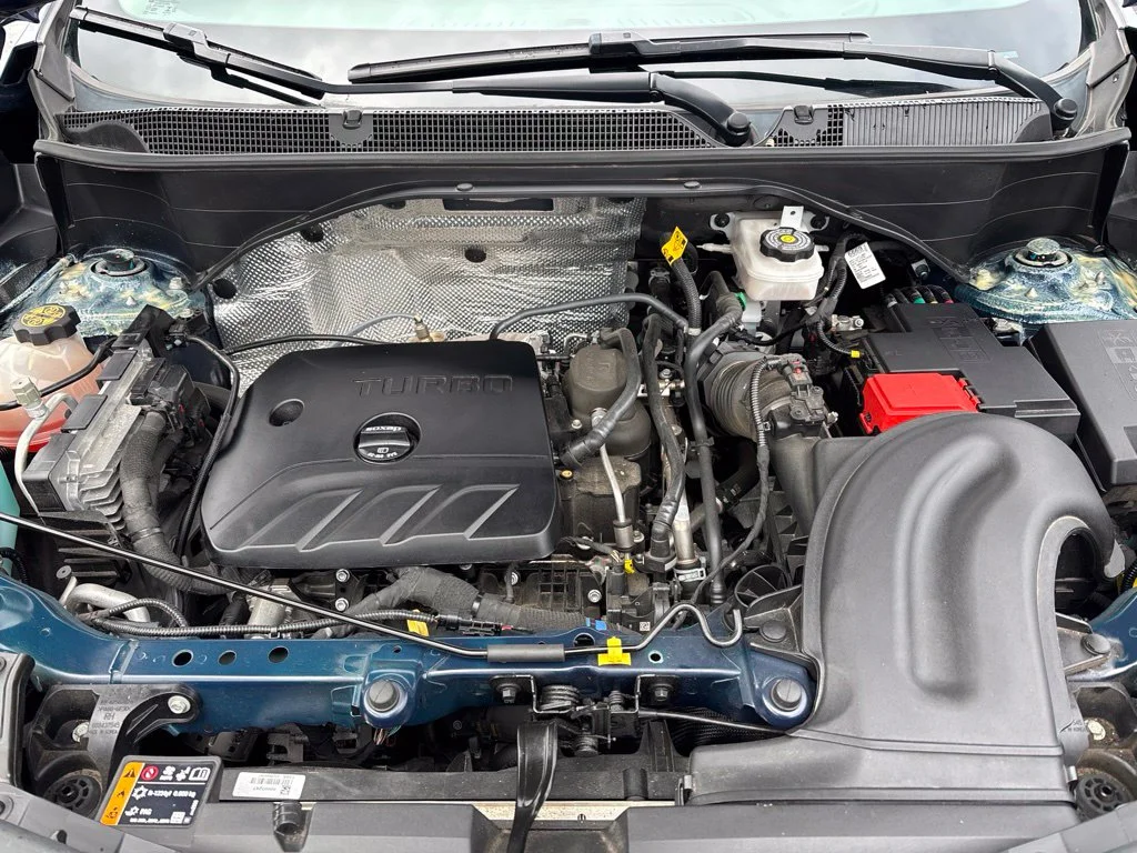Used 2023 Blue Buick Essence image 13