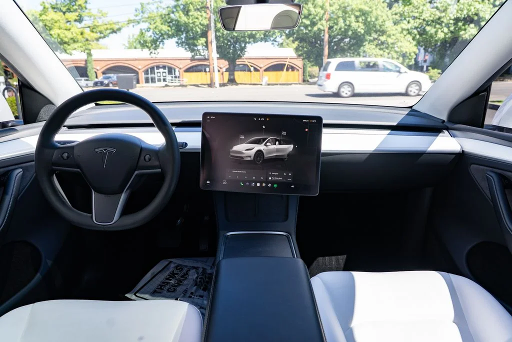 Used 2023 White Tesla Long Range image 9