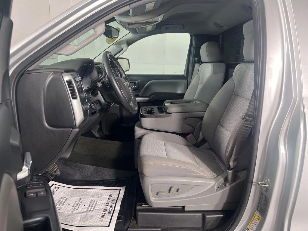 Used 2016 SILVER ICE METALLIC Chevrolet LT image 9