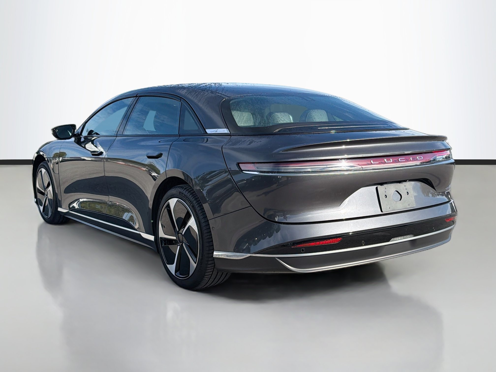Used 2024 Quantum Gray Metallic Lucid Touring image 3