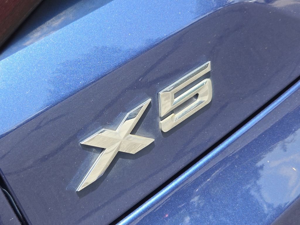 Used 2021 Blue BMW xDrive40i image 12