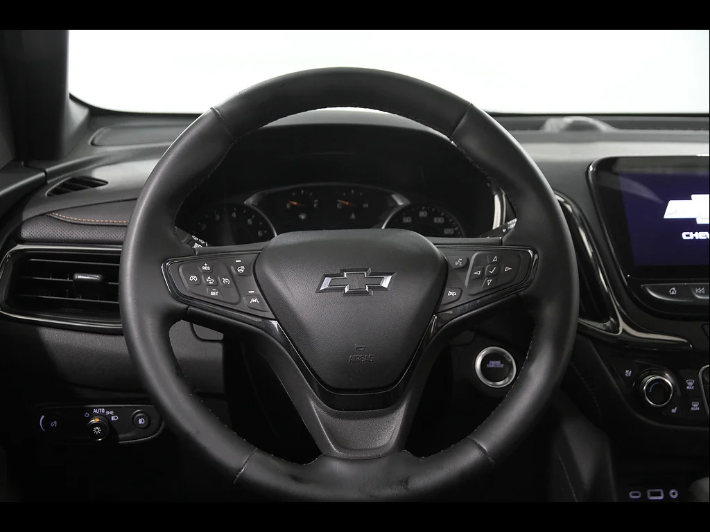 Used 2024 Iridescent Pearl Tricoat Chevrolet Premier image 7
