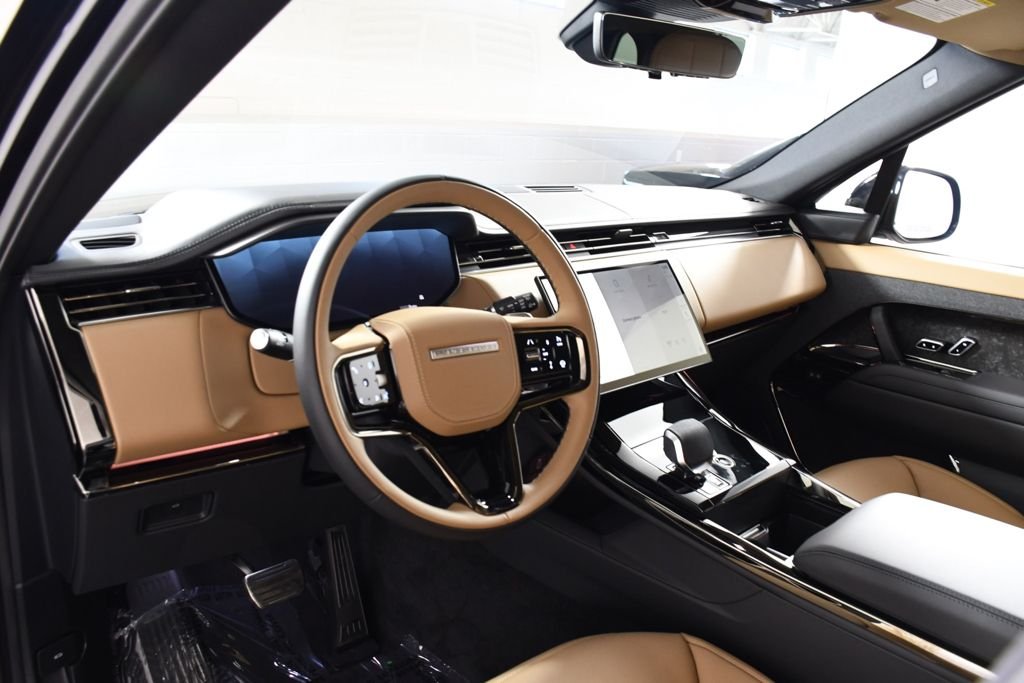 New 2026 Santorini Blk Land Rover Dynamic SE image 12