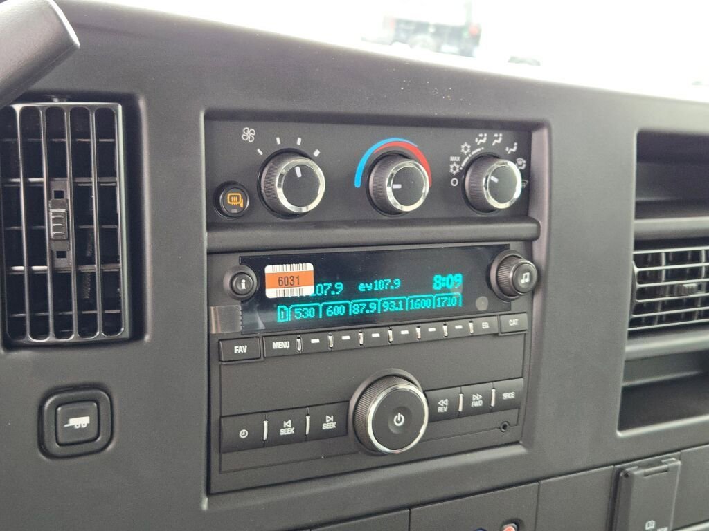 2025 Chevrolet Express Cargo Work Van - Photo 23