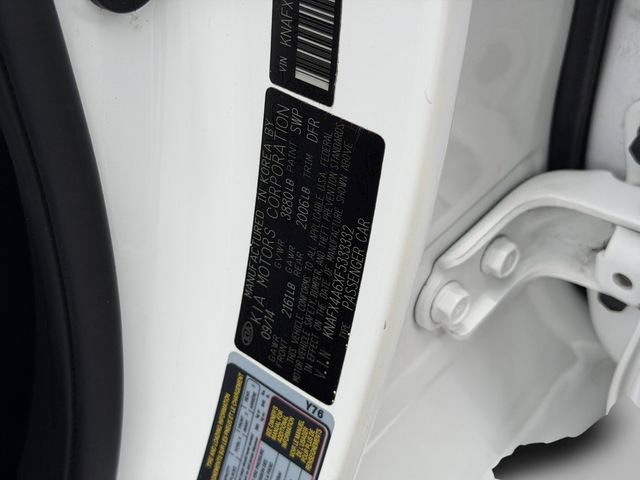 Used 2015 White Kia LX image 33