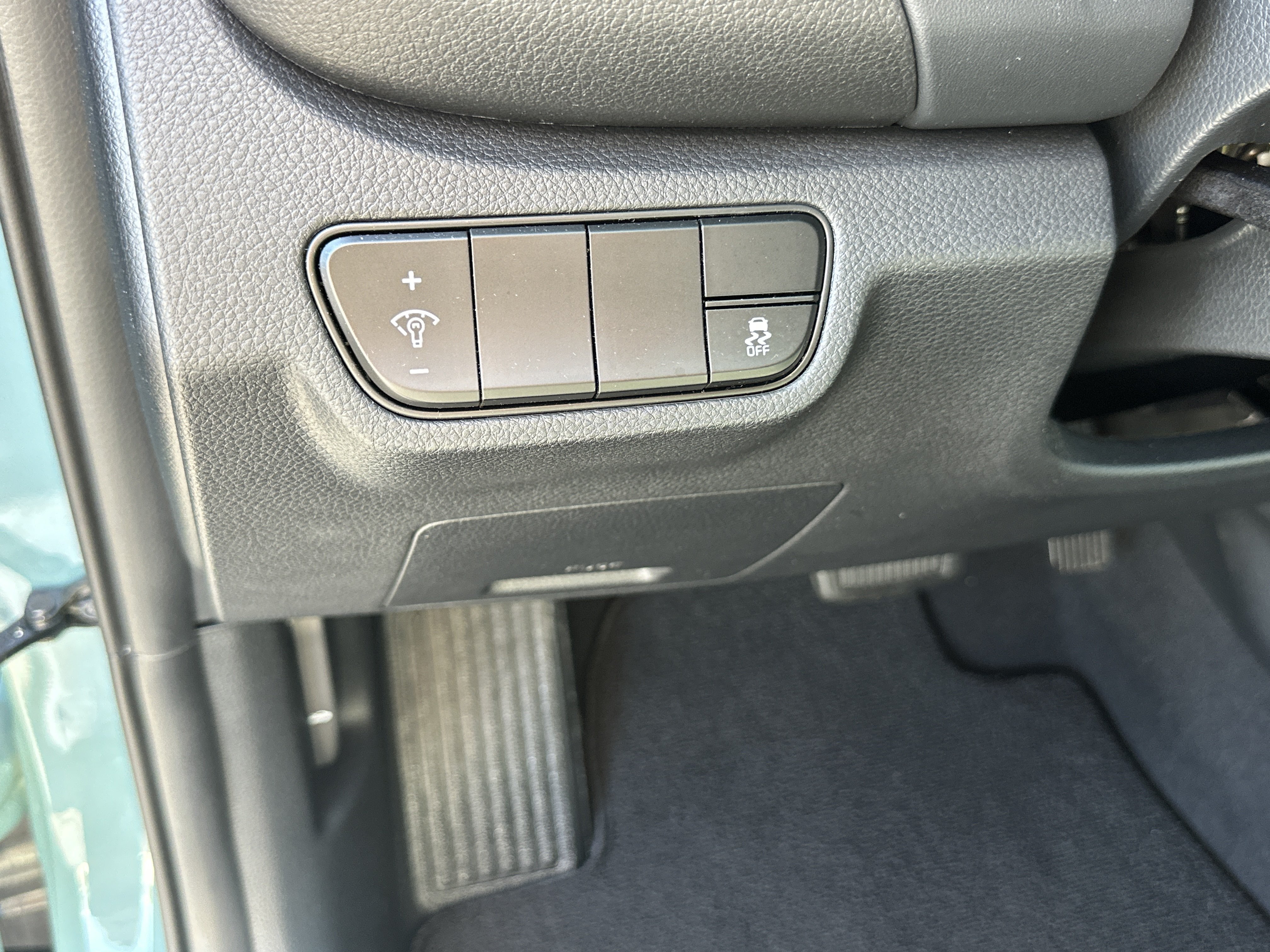 Used 2024 Pluton Blue/Black Roof Kia SX image 28