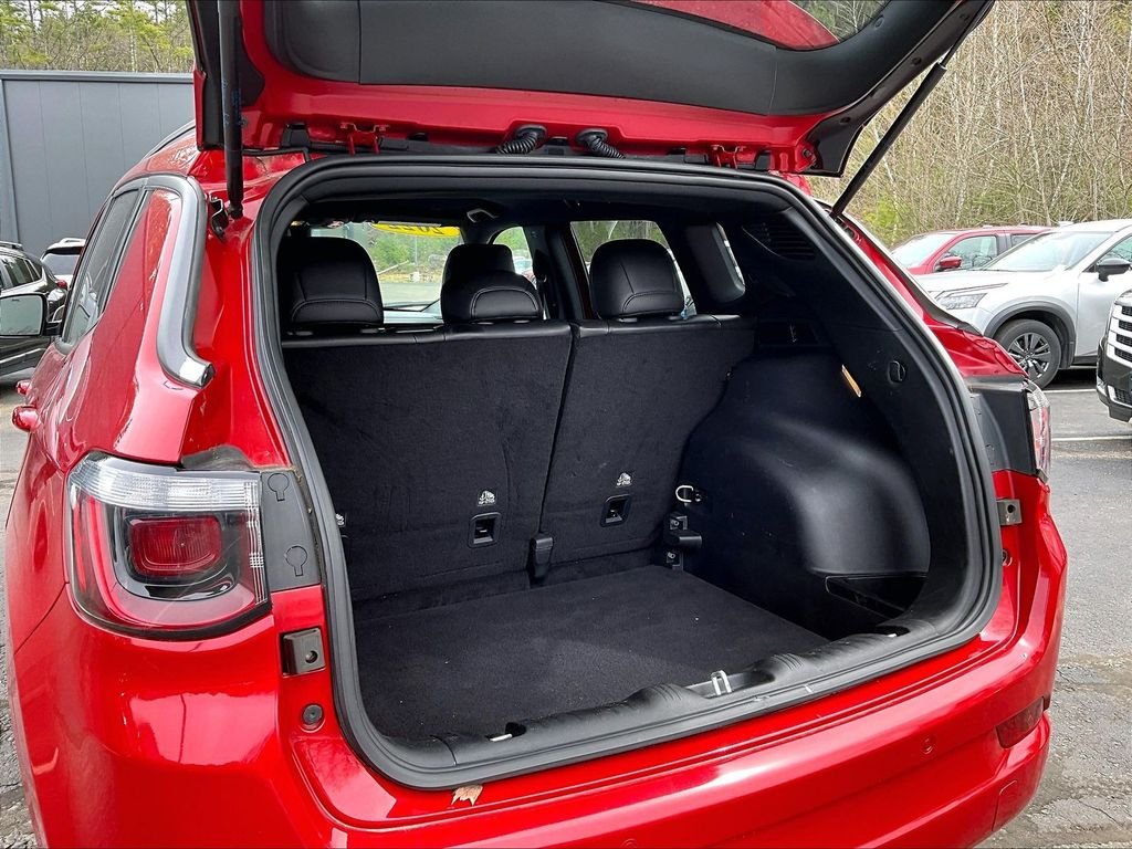 Used 2022 Redline Pearlcoat Jeep Limited image 24