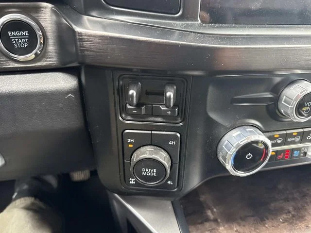 Used 2023 White Ford Lariat image 30