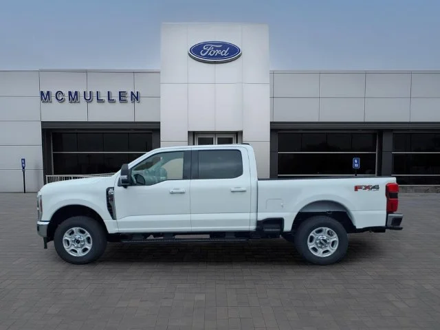 New 2027 Oxford White Ford F-250® XLT image 10
