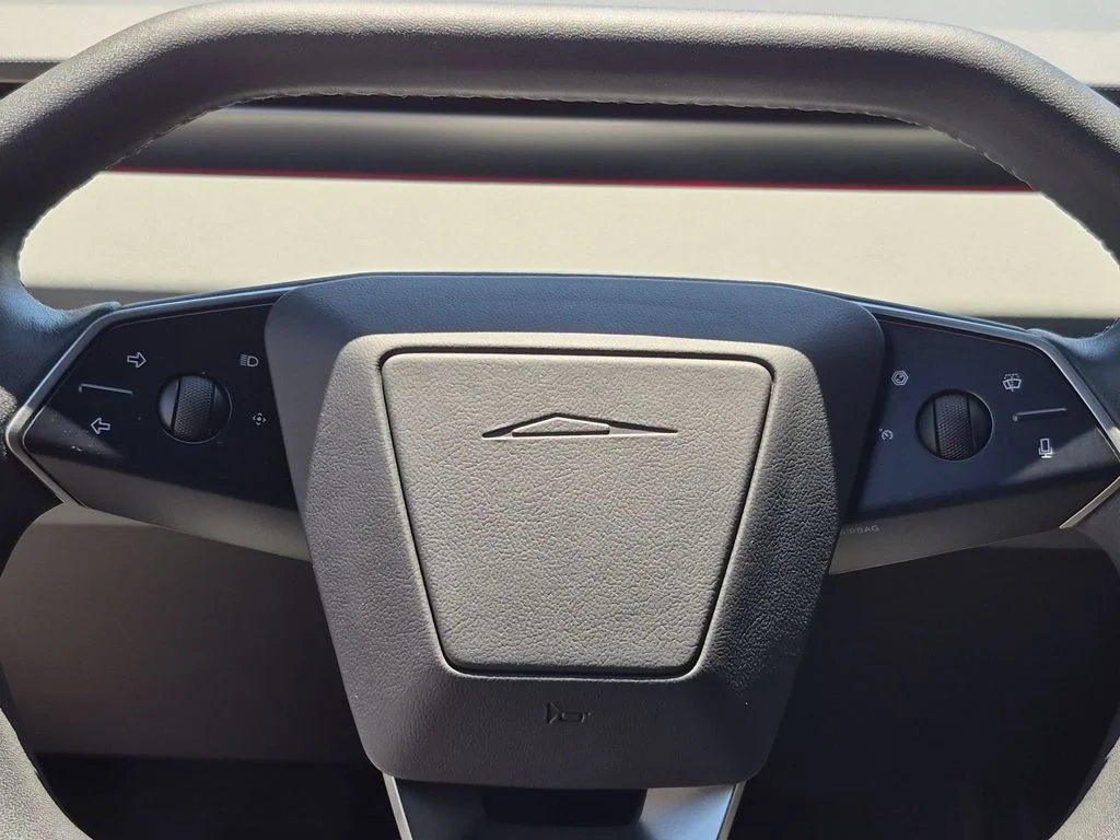 Used 2025  Tesla Long Range image 16