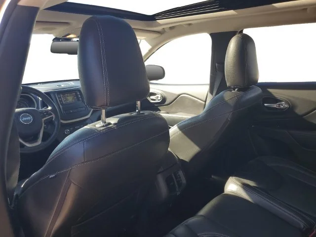 Used 2017 Granite Crystal Jeep Latitude image 27