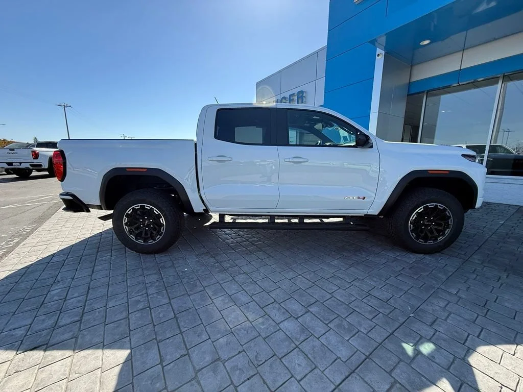 New 2026 Summit White GMC AT4 image 13