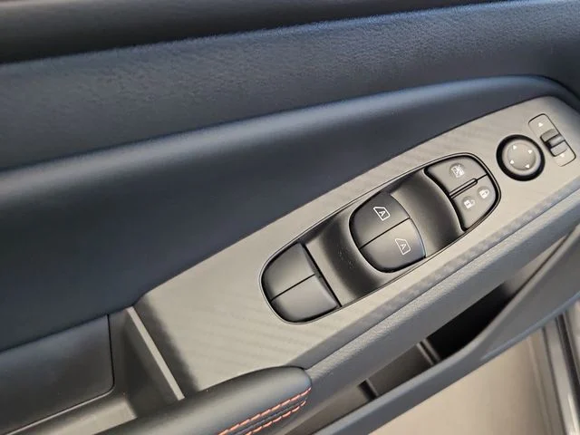 New 2026 Gray Sky Pearl / Super Black Two-tone Nissan SR image 15