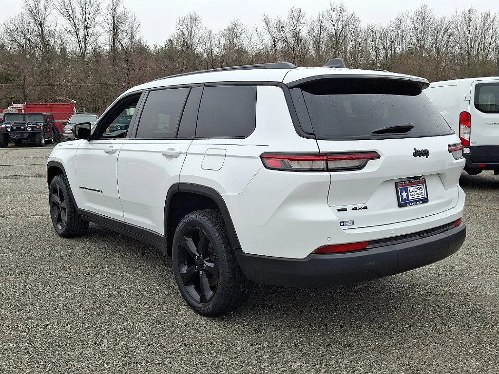 Used 2023 Bright White Clearcoat Jeep Altitude image 8