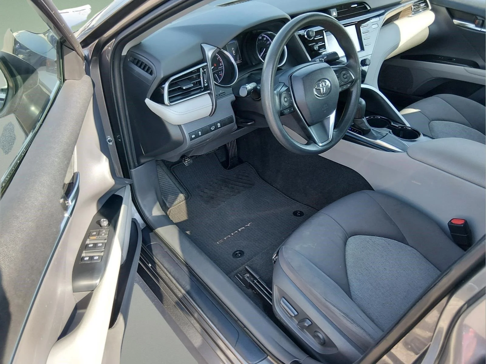 Used 2020 Predawn Gray Mica Toyota LE image 15