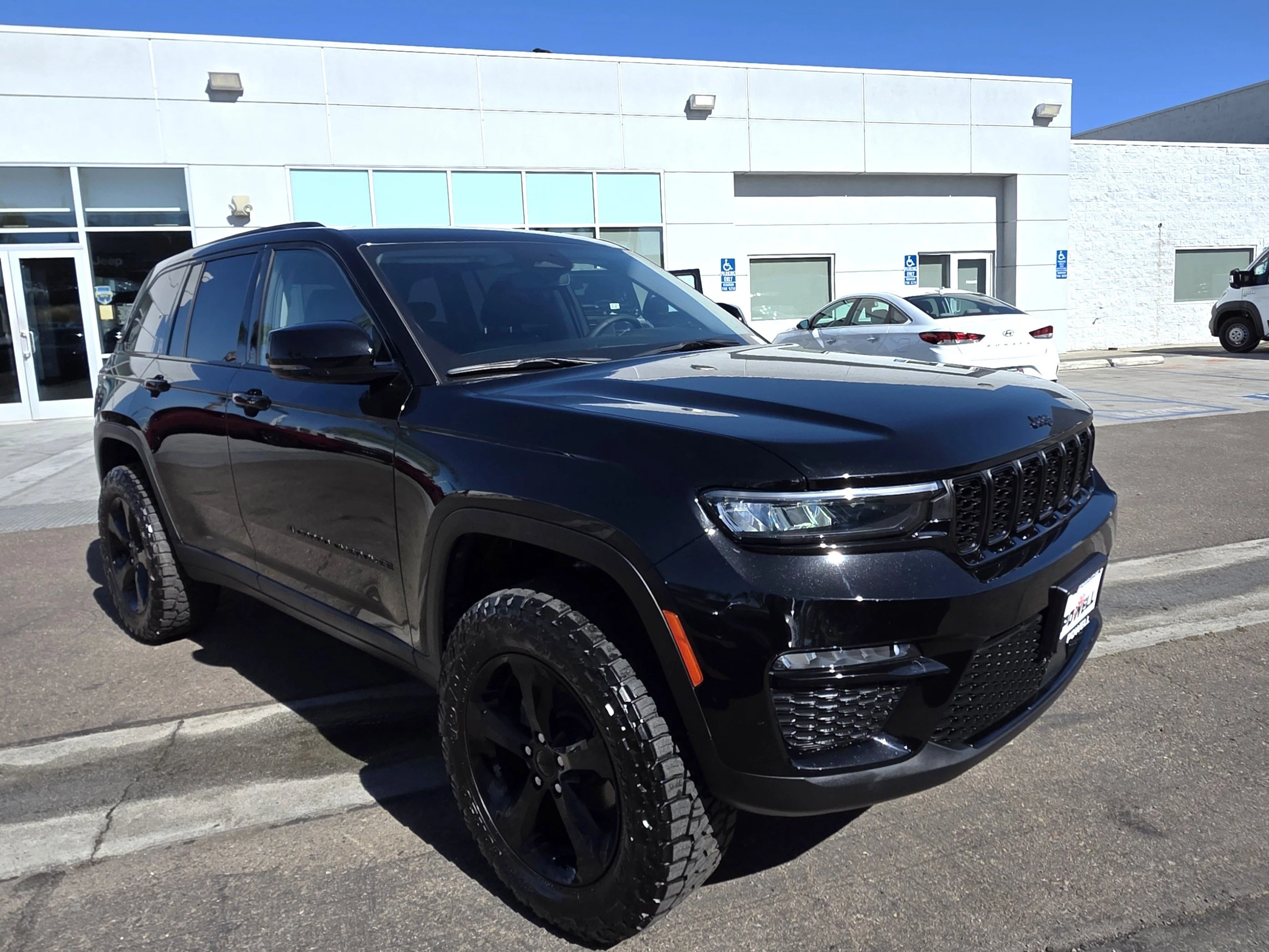Certified Used 2023 Diamond Black Jeep Limited image 6