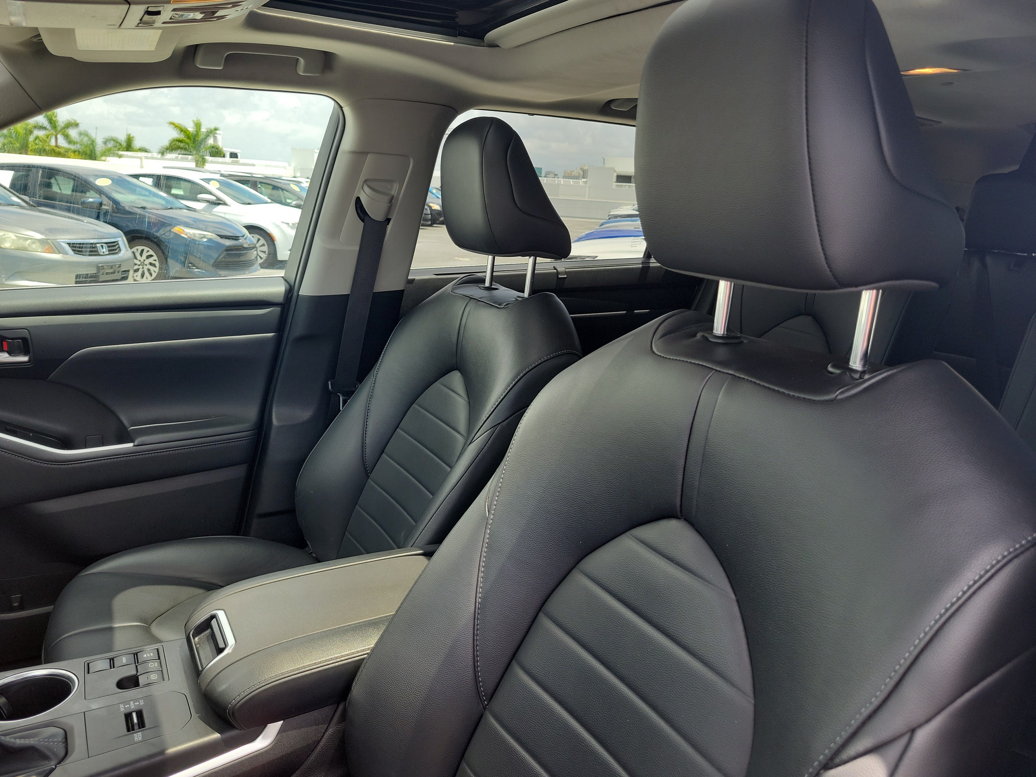 Used 2020 Billet Silver Metallic Clearcoat Jeep Altitude image 26
