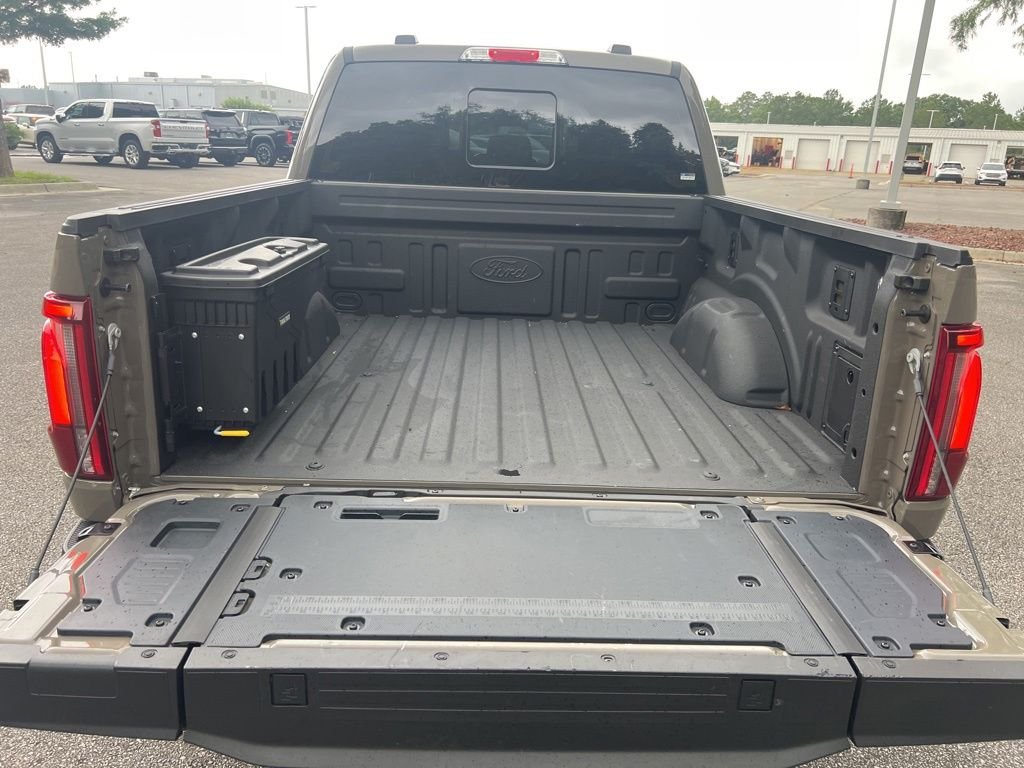 Used 2025 Gray Ford Lariat image 19