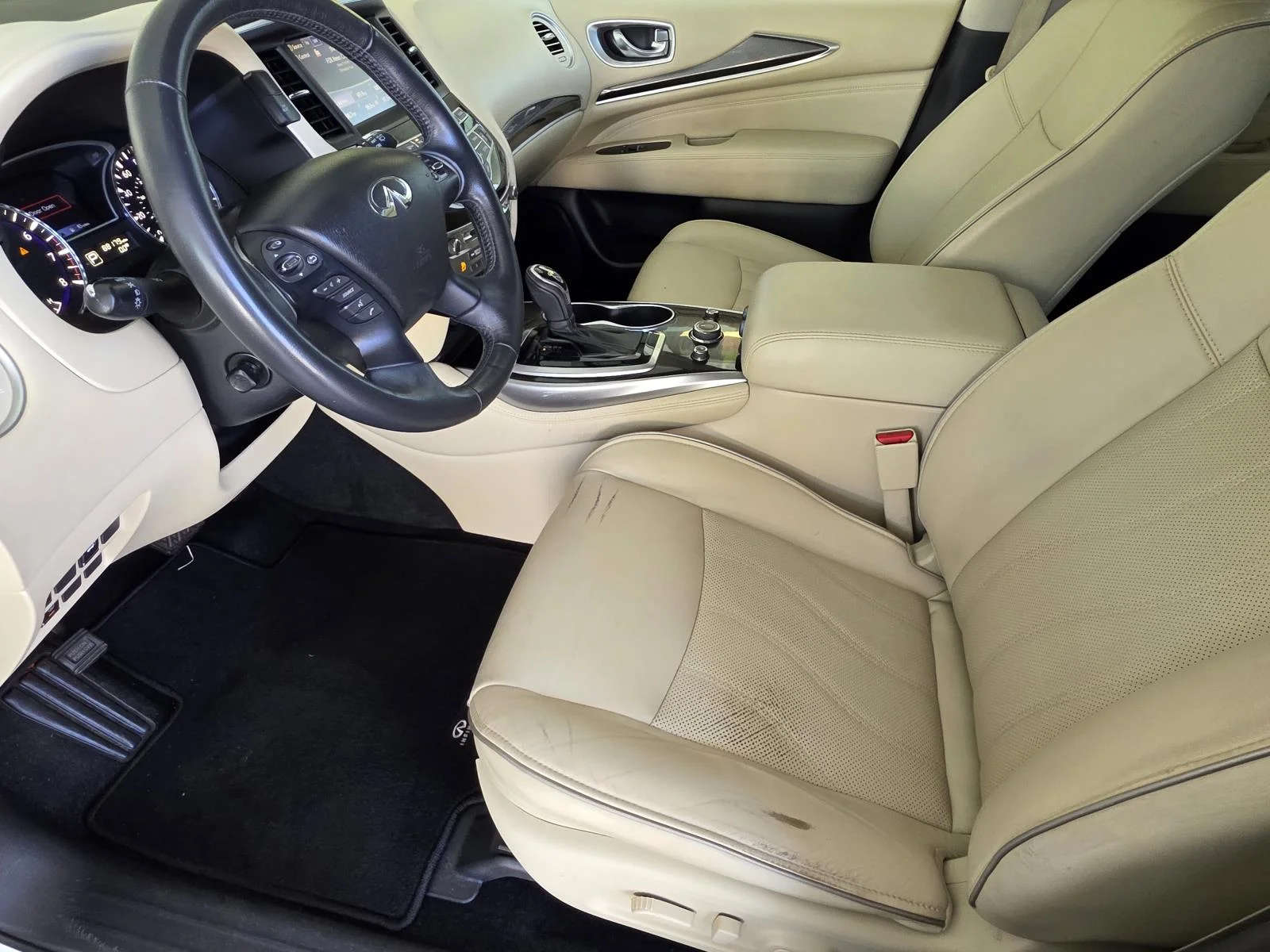 Used 2020 Majestic INFINITI LUXE image 6