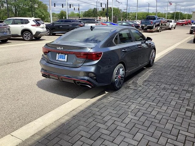 Used 2022 Gravity Gray Kia GT image 4
