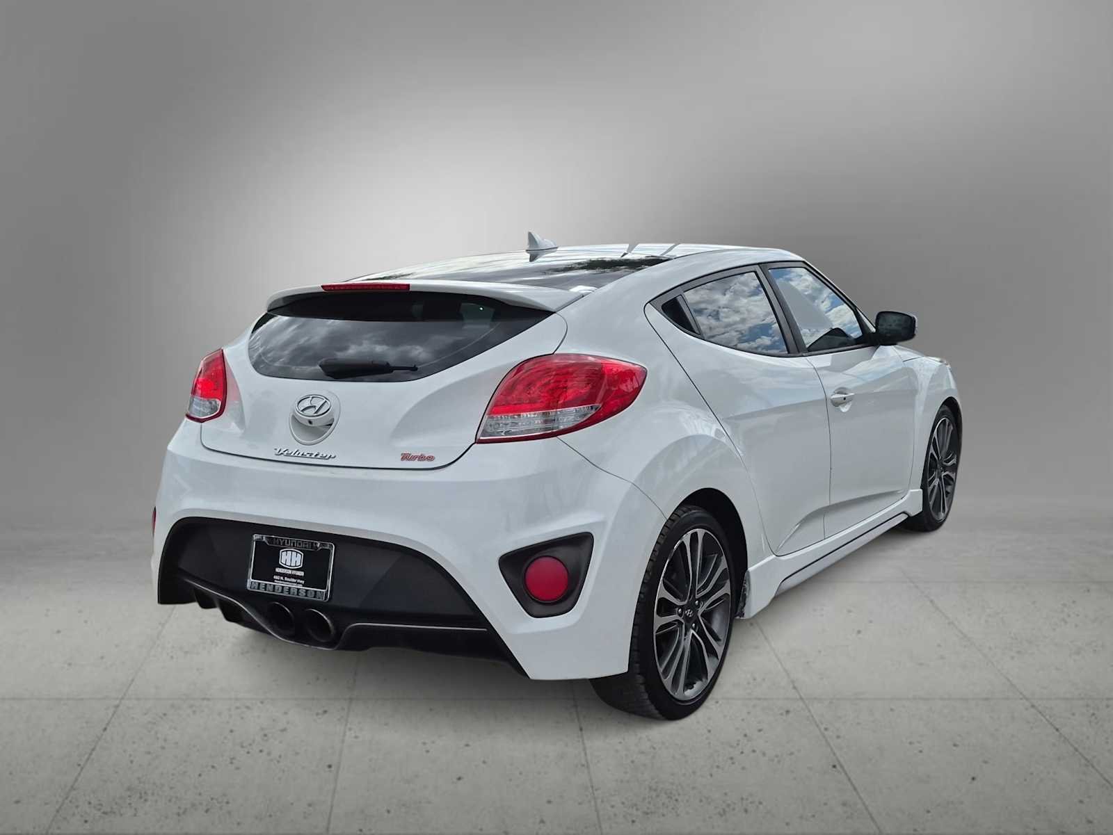 Used 2016 Elite White Hyundai Turbo image 8