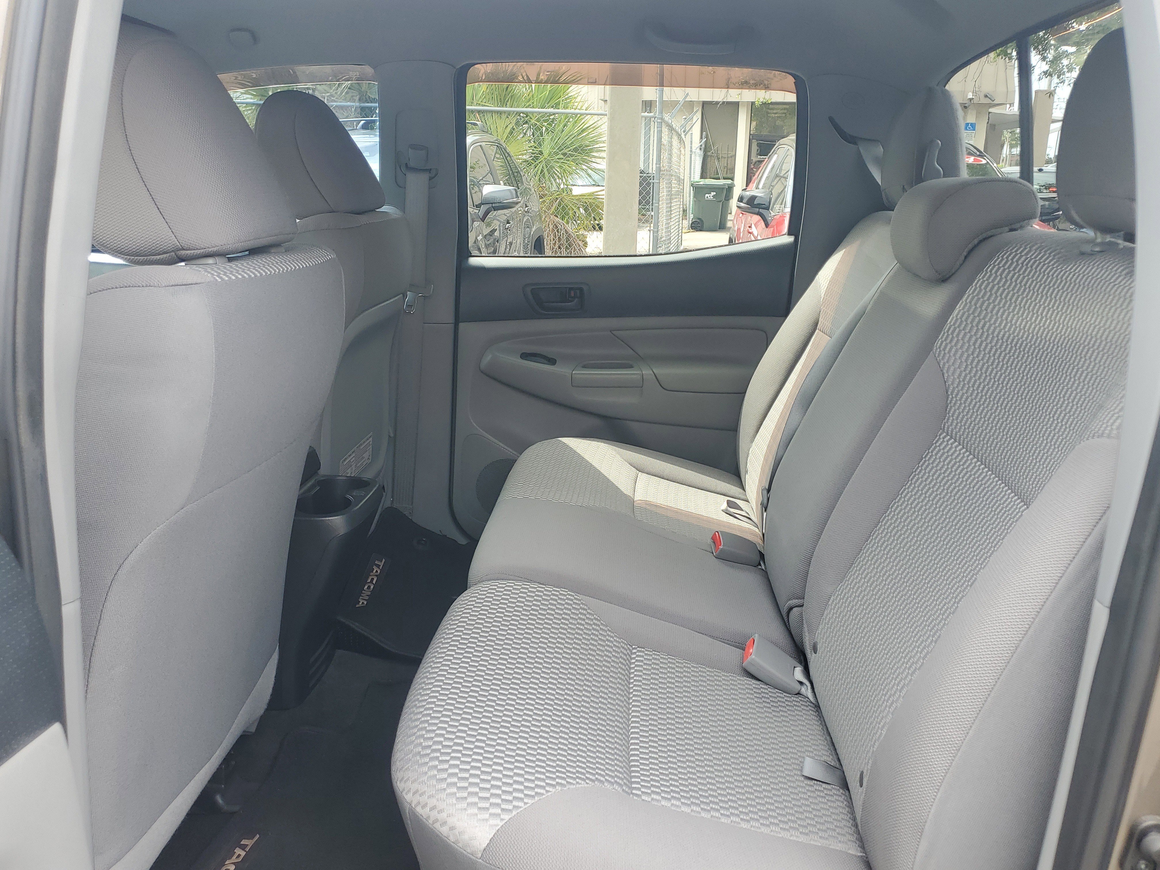 Used 2015 Pyrite Mica Toyota Base image 9