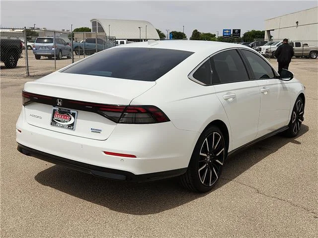 Used 2024 White Honda Touring image 4