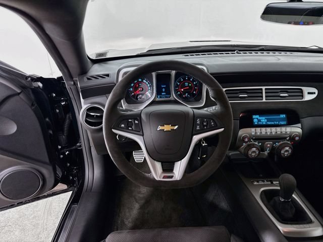 Used 2015 BLACK Chevrolet Z/28 image 21