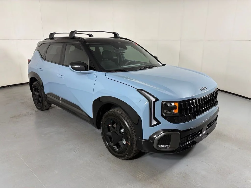 New 2027 Frost Blue / Black Roof Kia X-Line S image 2